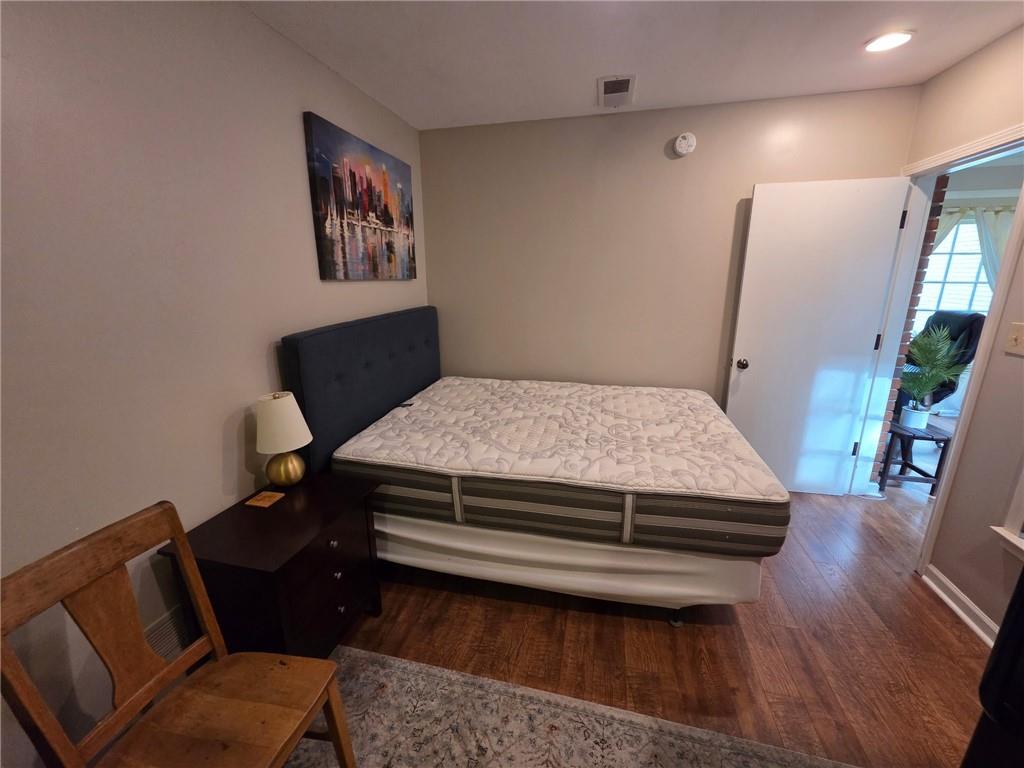943 Barton Woods Road NE