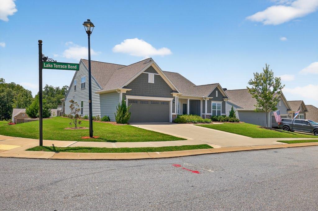 1111 Lake Terrace Bend