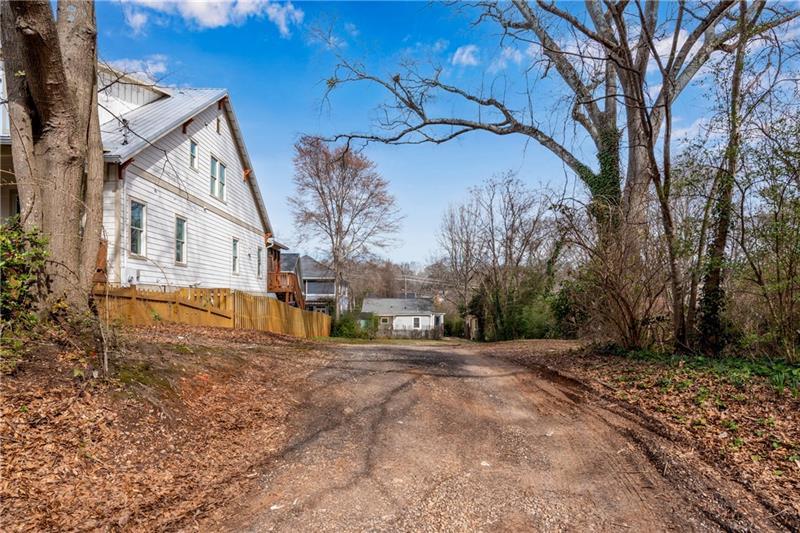 672 Robinson Avenue SE