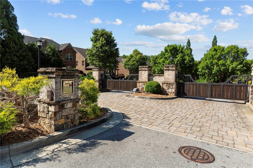 3195 Stonecrest Drive