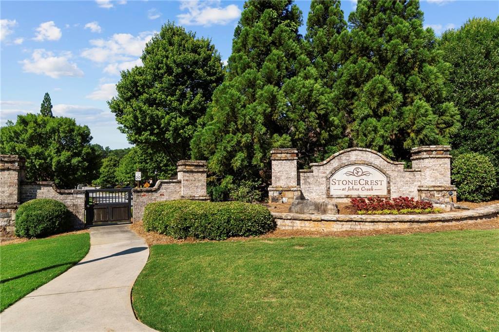 3195 Stonecrest Drive