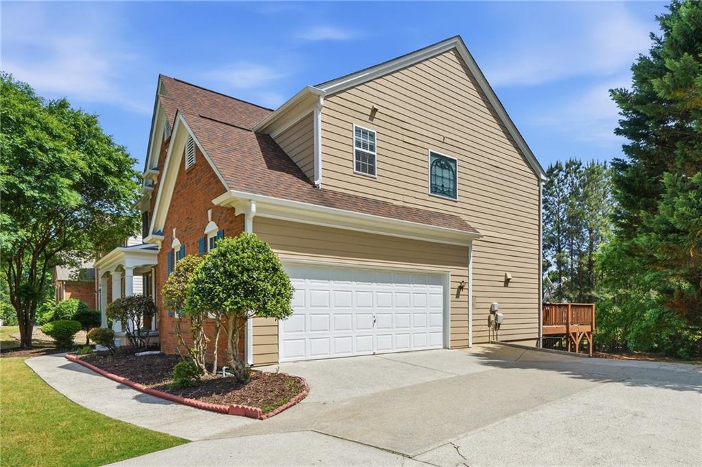 410 Longcross Court