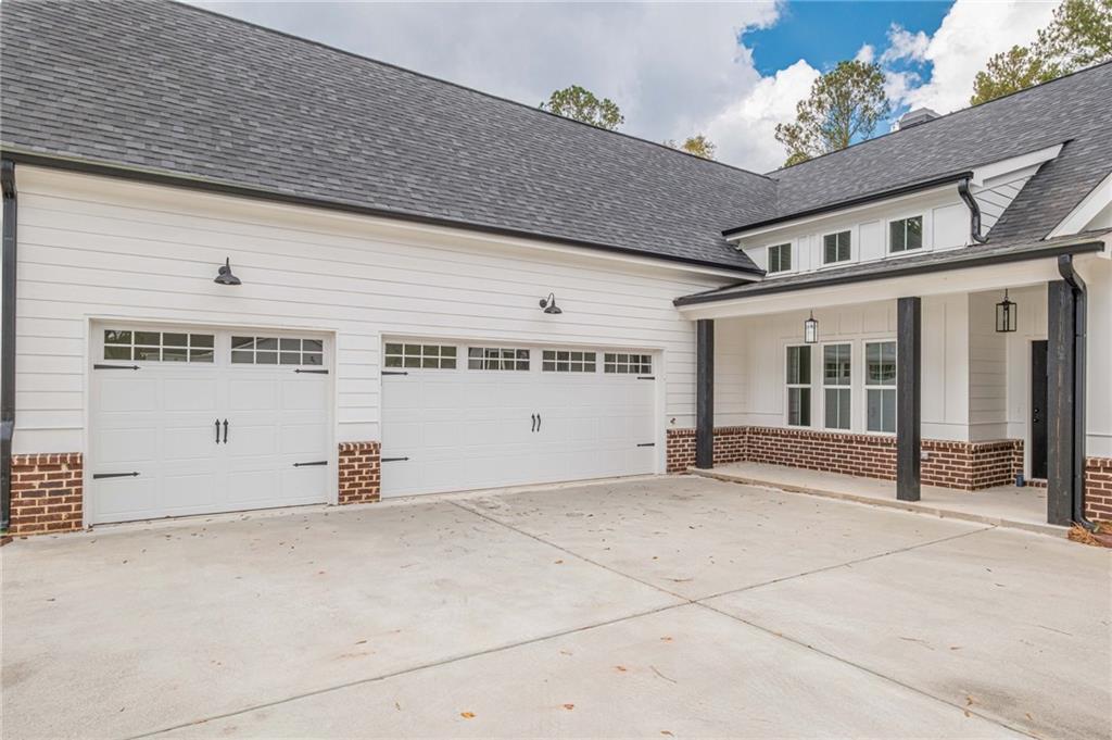 215 Pinewood Drive, Covington, Georgia image 3
