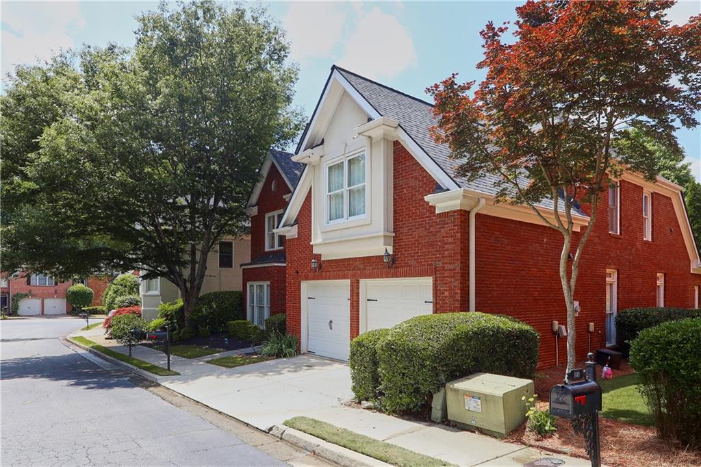 1174 Brookhaven North Circle NE