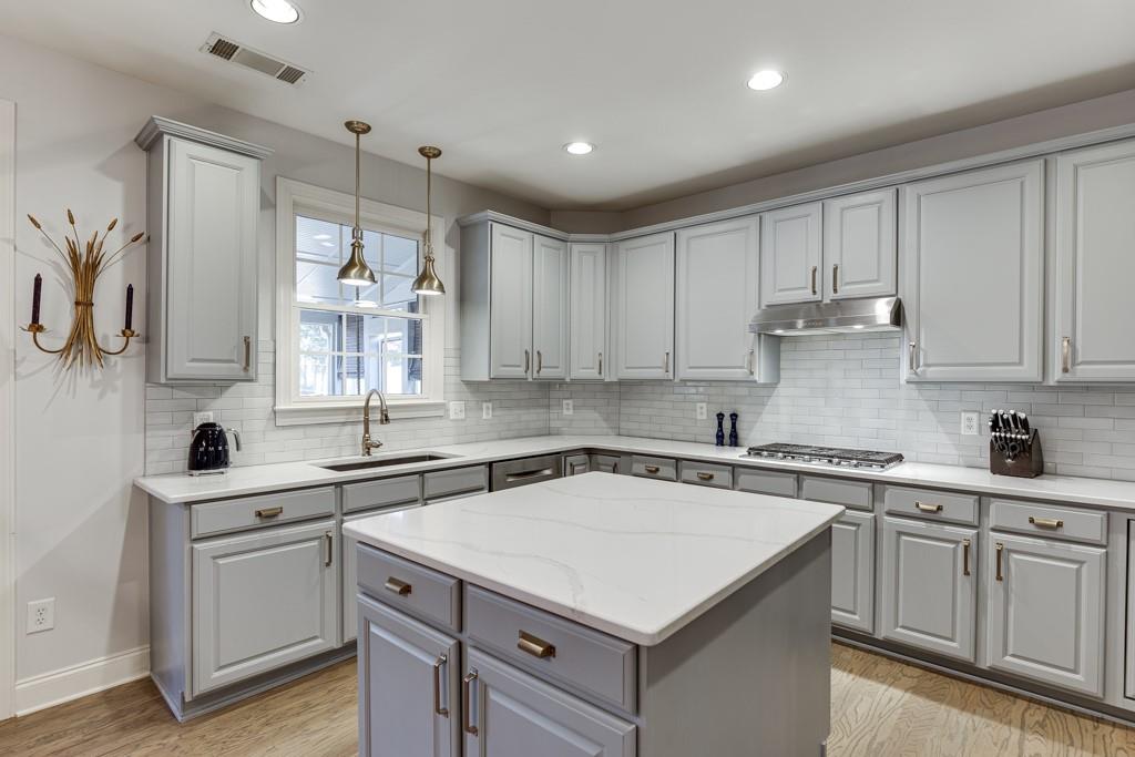 3642 Carriage Glen Way