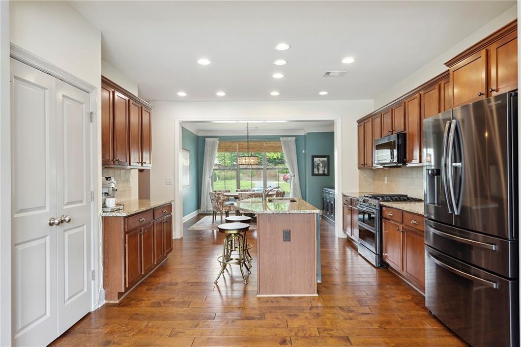 233 S Village Square, Canton, Georgia image 7