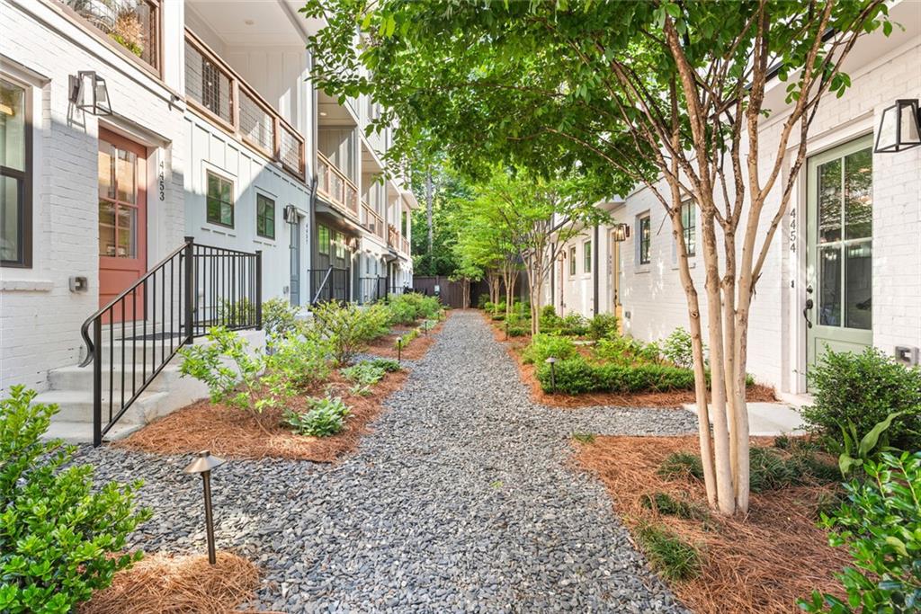 4462 Dandelion Lane