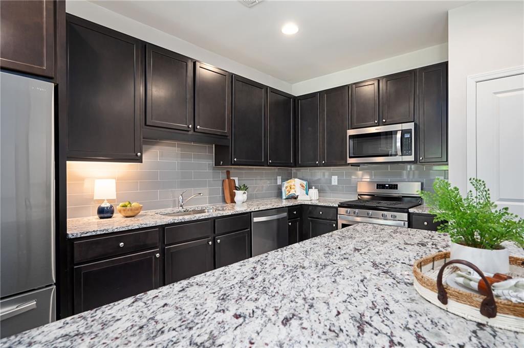 2857 Regal Park 3