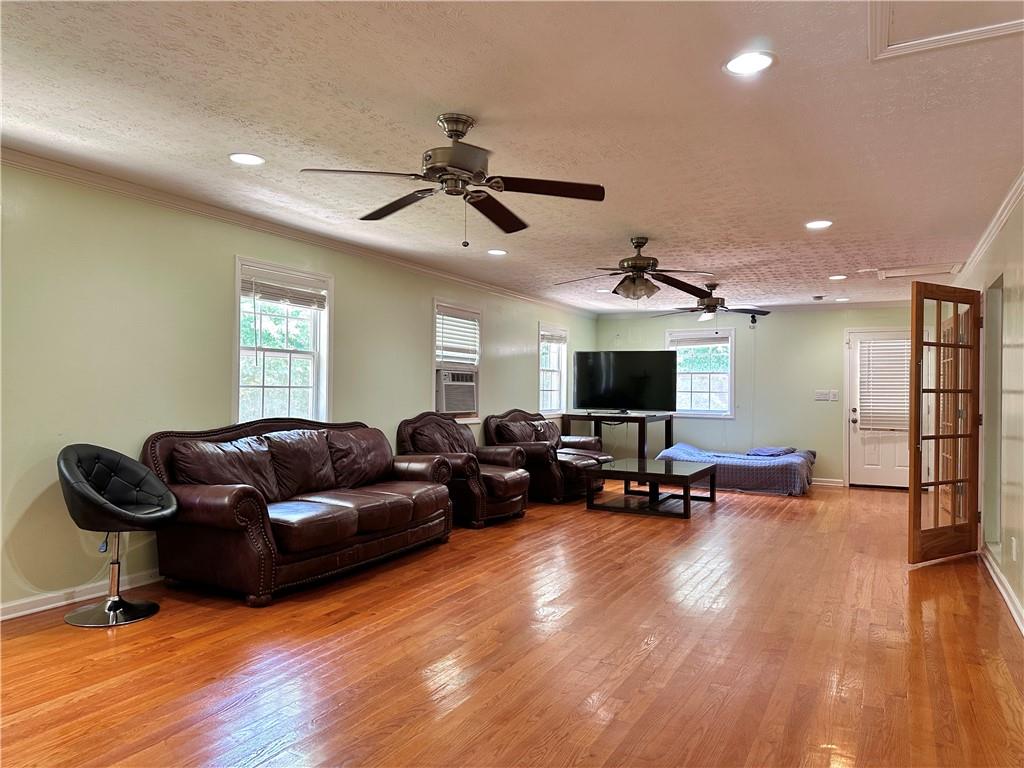 7326 Leland Ln