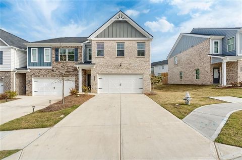 Townhouse For Sale - 2568 Swan Lake Drive<br/> Grayson, GA 30017