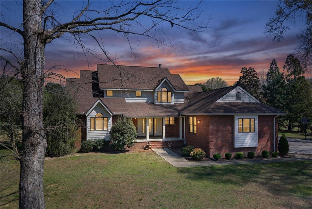 317 Shenandoah Drive NE