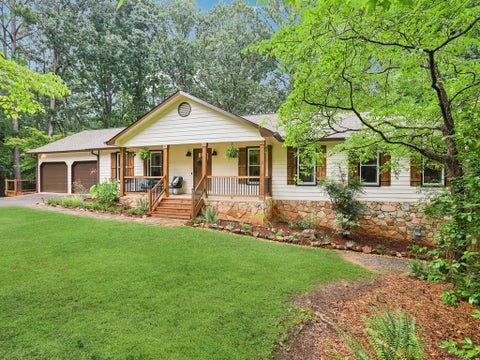 Photo of 518 Picketts Crossing, Acworth, GA 30101 (MLS # 7817068)