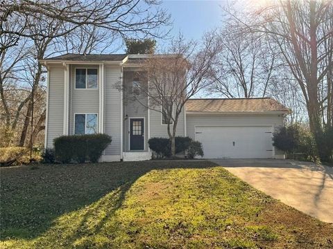 Homes For Sale - 99 Indian Cove Drive<br/> Dawsonville, GA 30534