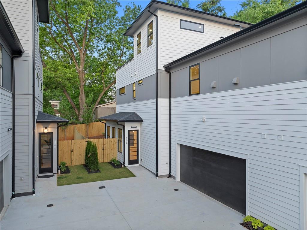 90 Cleveland Unit B Street SE