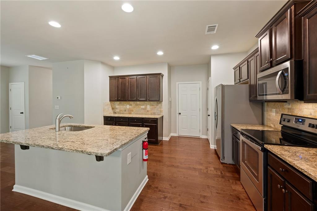 5729 Westin Circle, Flowery Branch, Georgia image 8