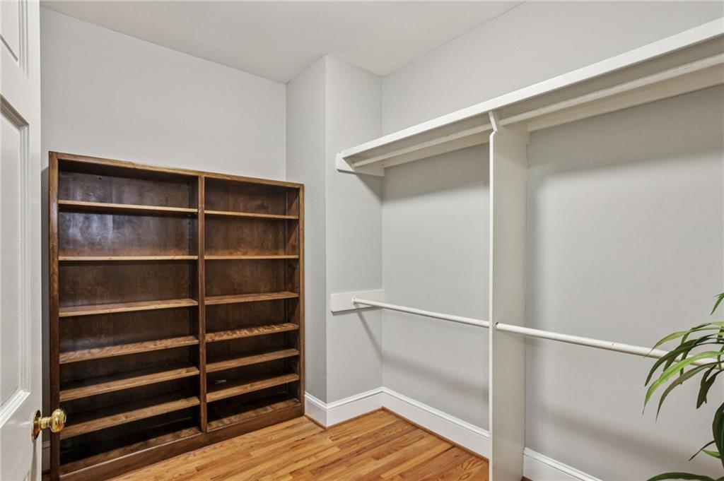 OAKTON - Residential