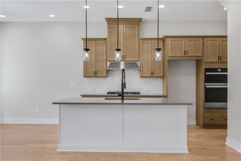 1931 Redfield Drive NE 16