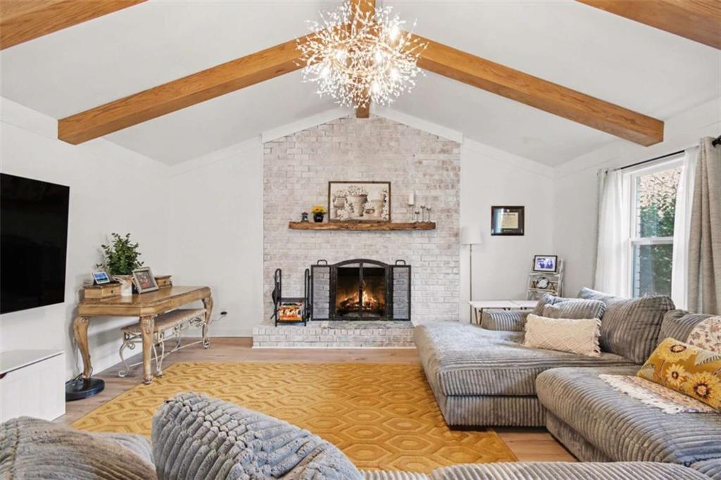 6898 Lakeshore Drive