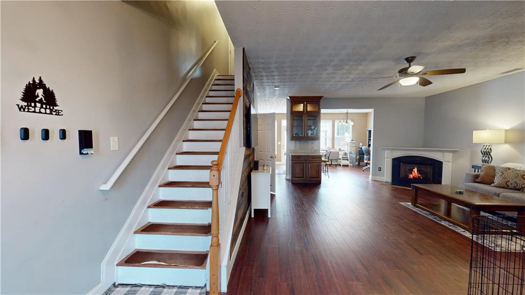 1511 Paramount Lane