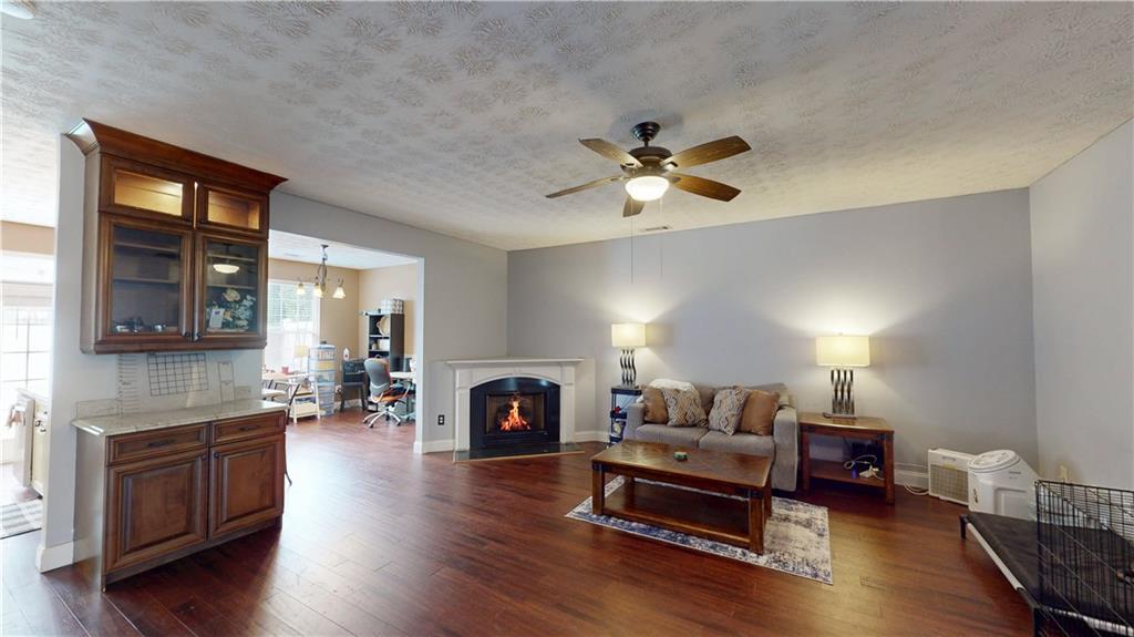 1511 Paramount Lane