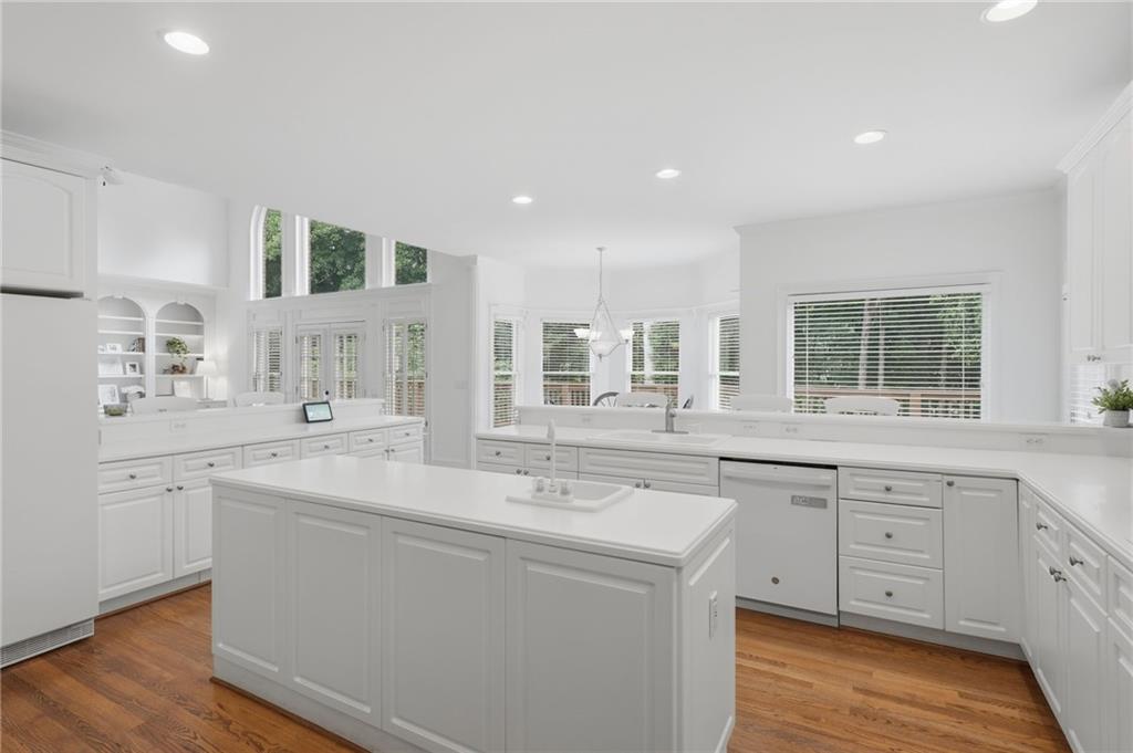 12125 Helleri Hollow