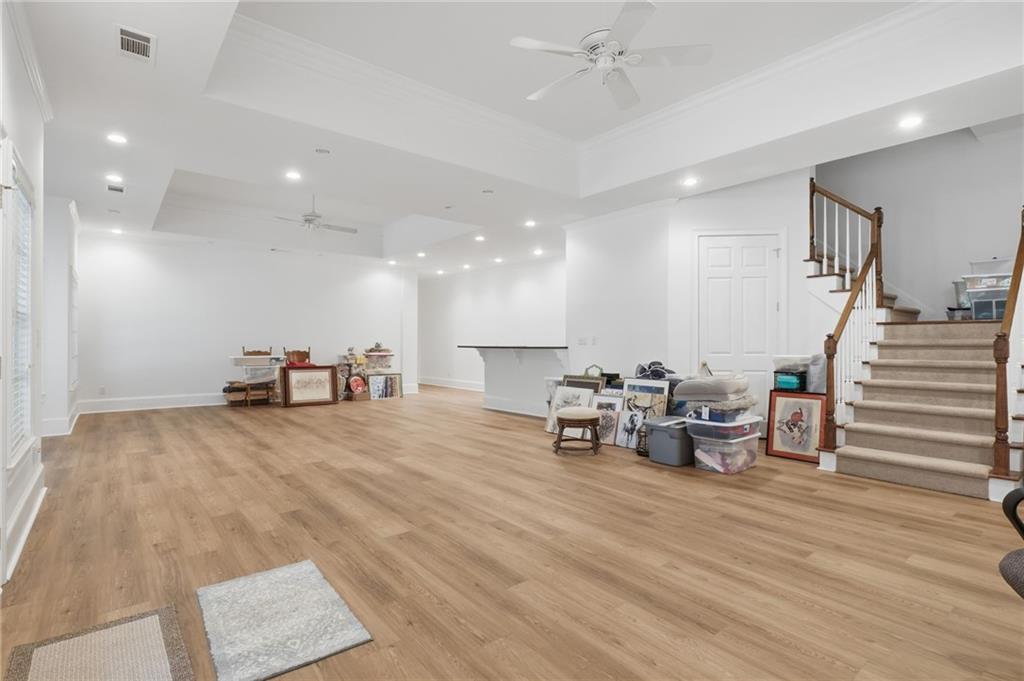 12125 Helleri Hollow