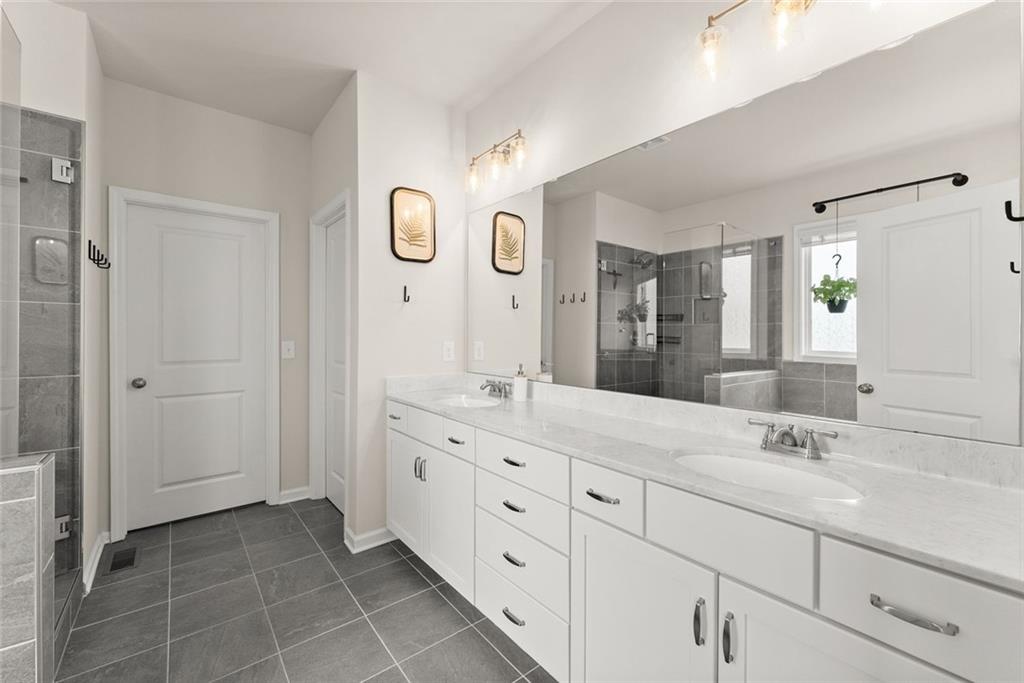 PORCHES AT MOBLEY LAKE - PB155-215 - Residential