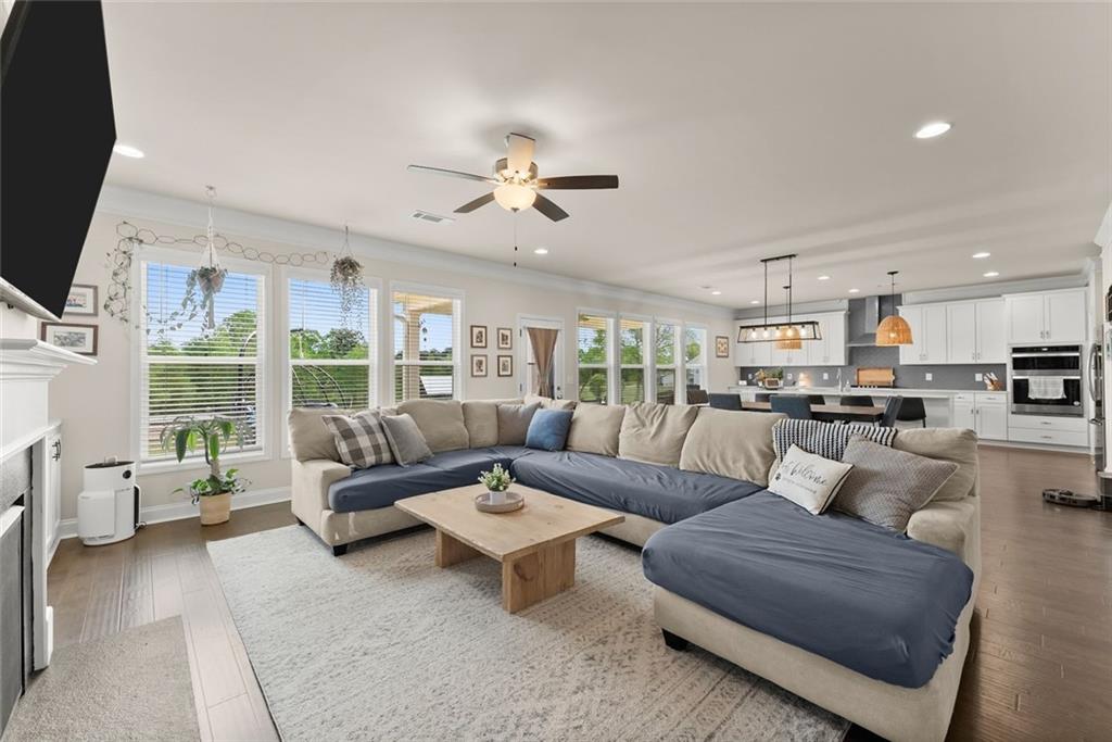 PORCHES AT MOBLEY LAKE - PB155-215 - Residential