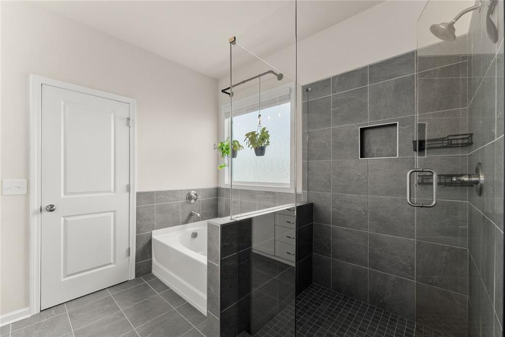 PORCHES AT MOBLEY LAKE - PB155-215 - Residential