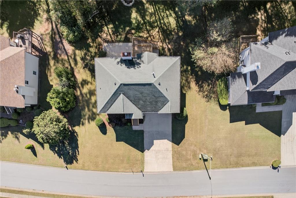 5843 Millers Pond Lane