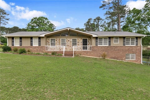 Homes For Sale - 696 N Plantation Court<br/> Lawrenceville, GA 30044