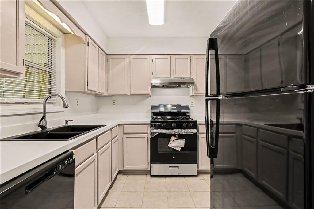 907 Joseph Club Drive SW