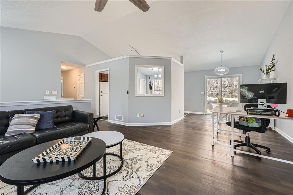 4605 Woodcroft Cove, Snellville, Georgia image 7