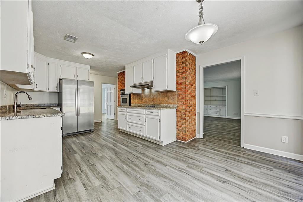875 Hickory Oak Hollow