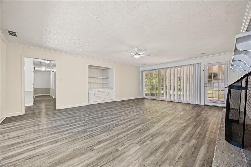 875 Hickory Oak Hollow