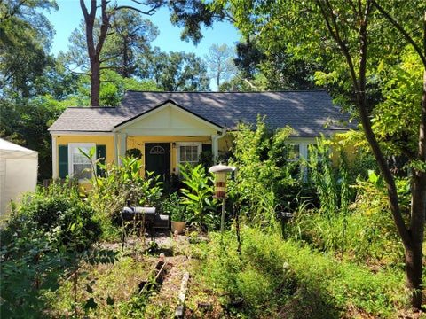 Homes For Sale - 2042 Arlington Circle<br/> Atlanta, GA 30318