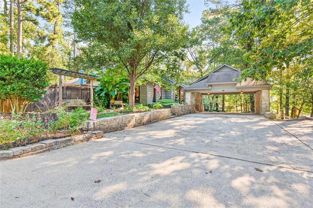 1190 Brookside Drive