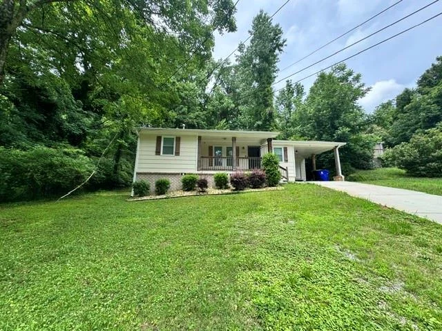 5552 Lakeside Drive