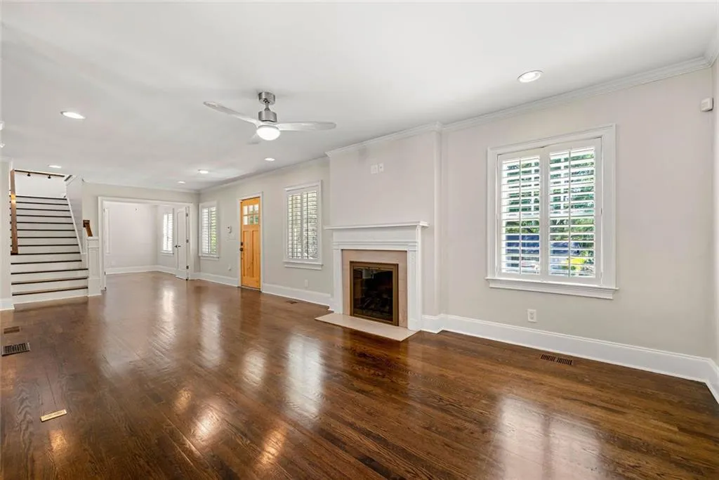 Atlanta, Georgia 30342, United States, 5 Bedrooms Bedrooms, ,3 BathroomsBathrooms,Residential,Active,112096