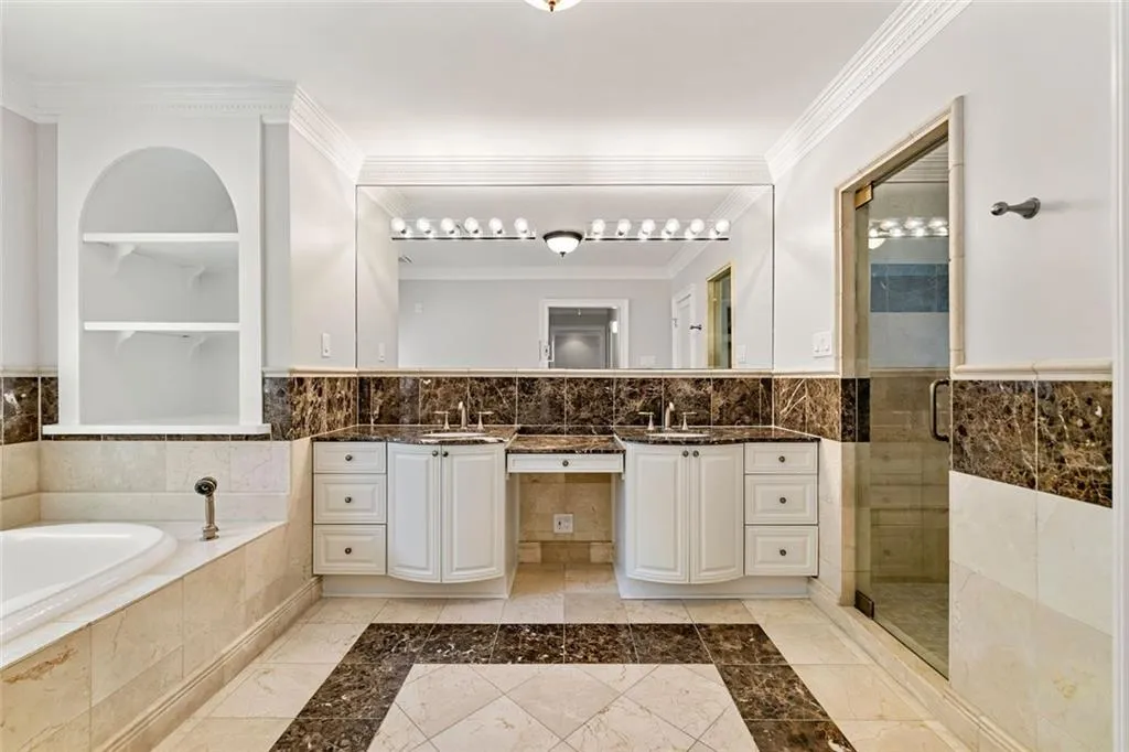 Atlanta, Georgia 30342, United States, 5 Bedrooms Bedrooms, ,3 BathroomsBathrooms,Residential,Active,112096