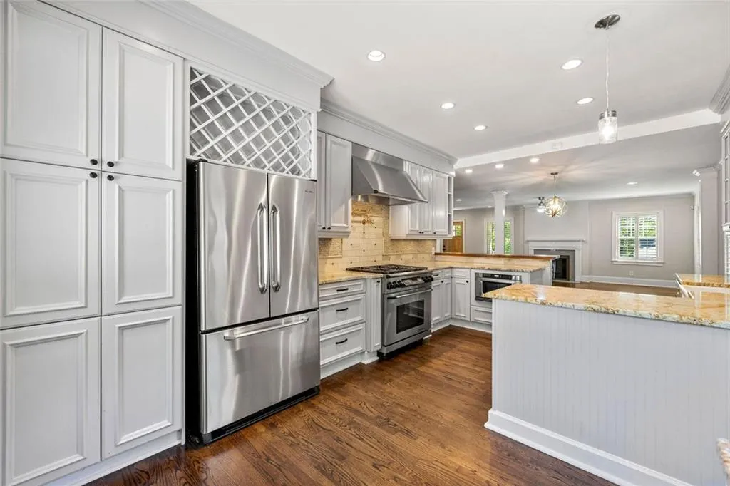 Atlanta, Georgia 30342, United States, 5 Bedrooms Bedrooms, ,3 BathroomsBathrooms,Residential,Active,112096