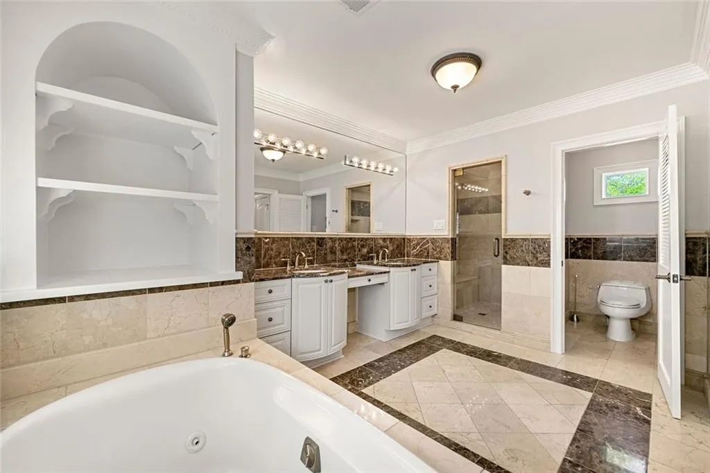 Atlanta, Georgia 30342, United States, 5 Bedrooms Bedrooms, ,3 BathroomsBathrooms,Residential,Active,112096