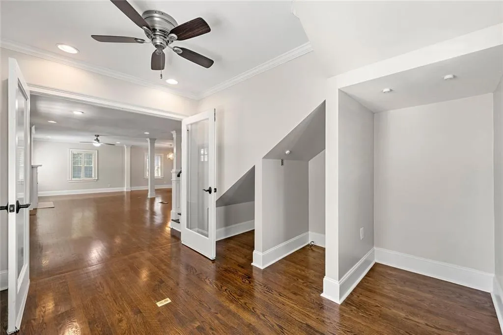 Atlanta, Georgia 30342, United States, 5 Bedrooms Bedrooms, ,3 BathroomsBathrooms,Residential,Active,112096