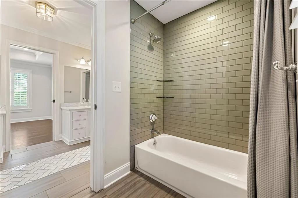 Atlanta, Georgia 30342, United States, 5 Bedrooms Bedrooms, ,3 BathroomsBathrooms,Residential,Active,112096