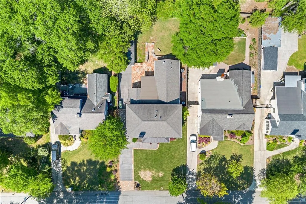 Atlanta, Georgia 30342, United States, 5 Bedrooms Bedrooms, ,3 BathroomsBathrooms,Residential,Active,112096