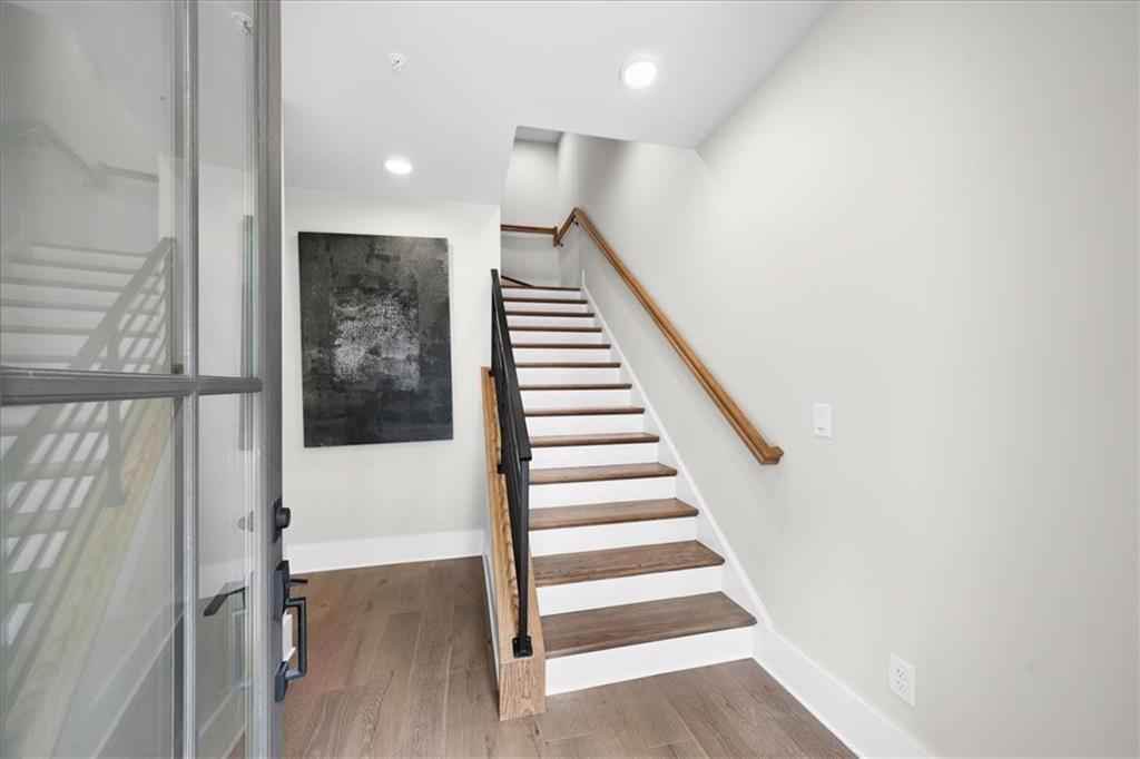 574 Boulevard Place NE 12