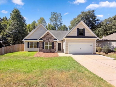 Homes For Sale - 249 Clearwater Drive<br/> Monroe, GA 30655