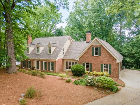 Homes For Sale - 335 Cameron Ridge Drive<br/> Atlanta, GA 30328
