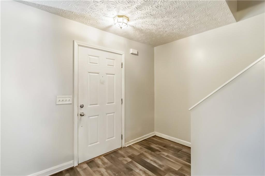 5559 Strathmoor Manor Circle