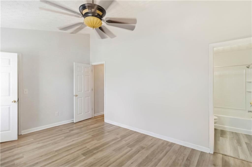 5559 Strathmoor Manor Circle